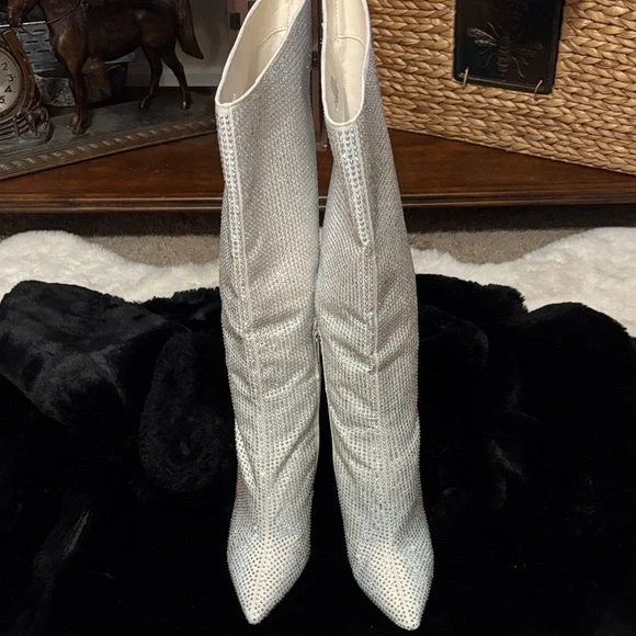 Jennifer Lopez Sparkling Silver Heeled Boots - Picture 3 of 9